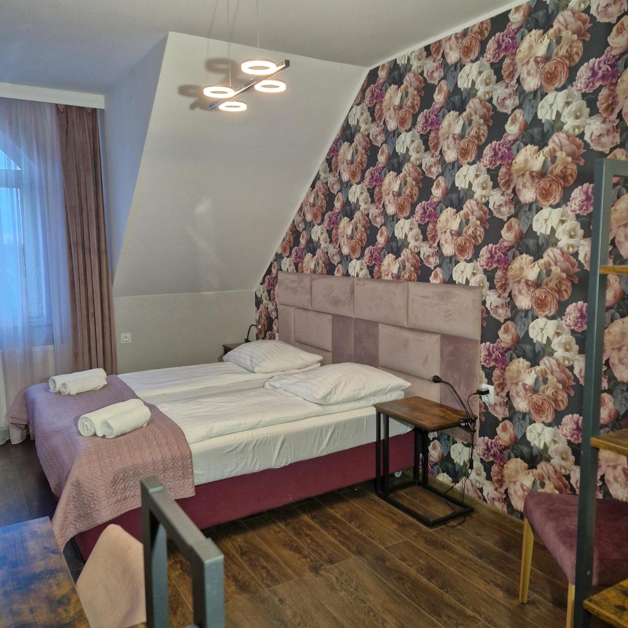 Hotel Jarzebinowy &
